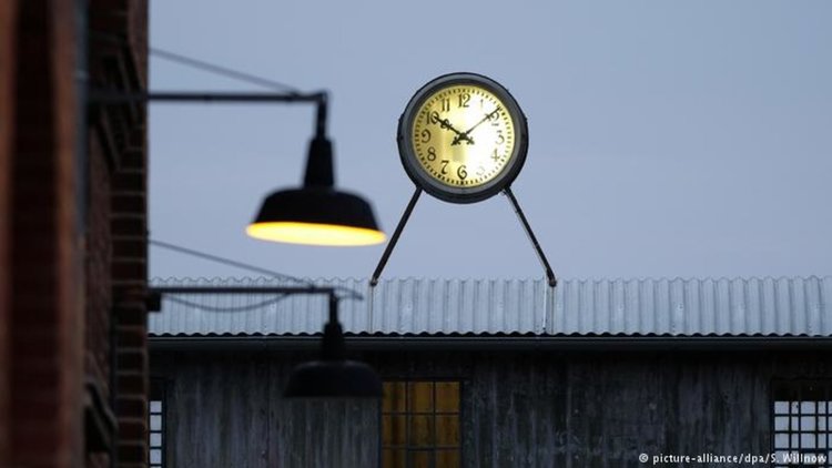 Вече е официално: спираме да местим стрелките!