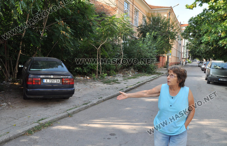 Миризлива клоака до училище "Климент" тормози хасковлии