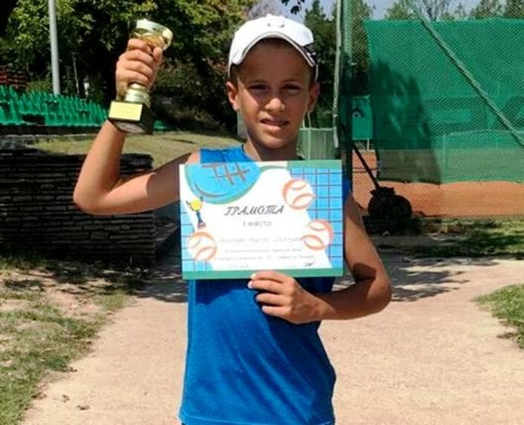 Александър-Джуниър Калемджиев с титла от регионален турнир
