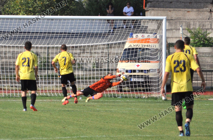 Футболистите на „Хасково 1957” отстъпиха на „Загорец" с 0:2