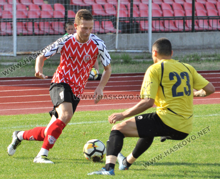 Футболистите на „Хасково 1957” отстъпиха на „Загорец" с 0:2