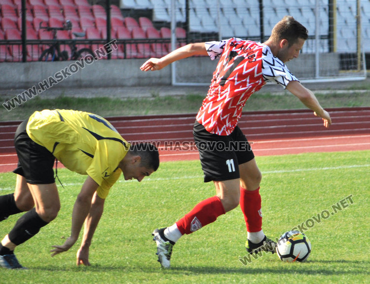 Футболистите на „Хасково 1957” отстъпиха на „Загорец" с 0:2