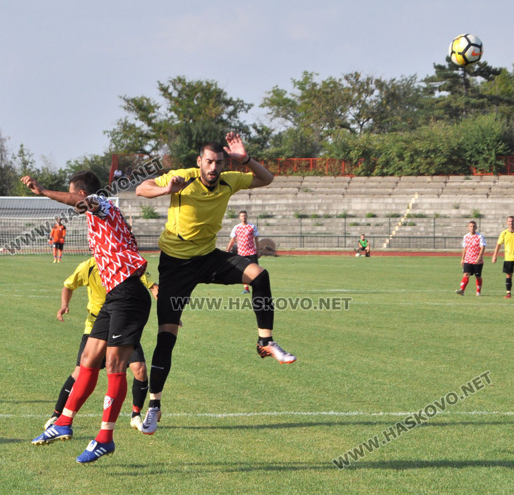 Футболистите на „Хасково 1957” отстъпиха на „Загорец" с 0:2