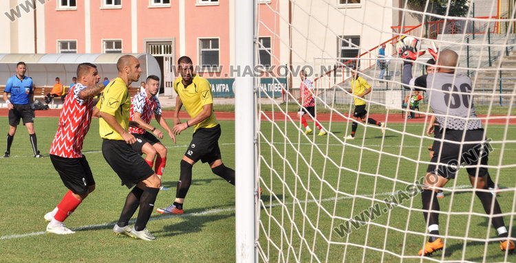 Футболистите на „Хасково 1957” отстъпиха на „Загорец" с 0:2