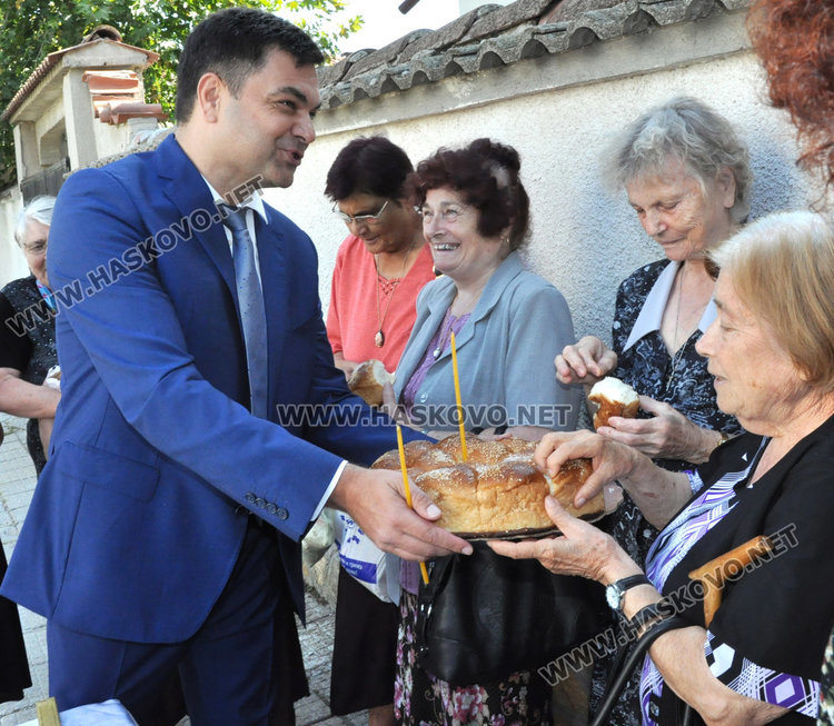 7 казана курбан раздадоха за здраве и благоденствие в Димитровград