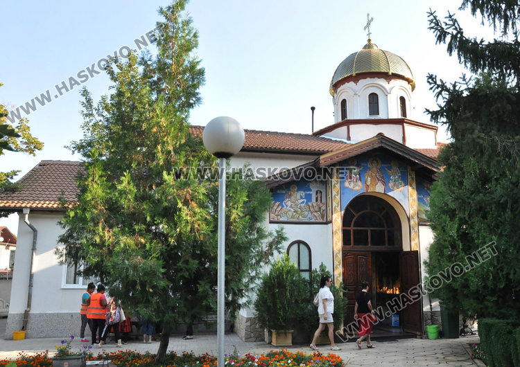 7 казана курбан раздадоха за здраве и благоденствие в Димитровград