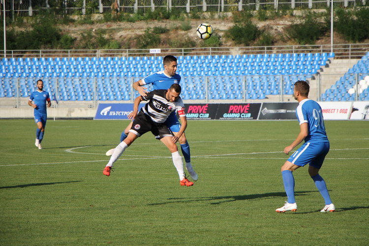 Отличен старт за Стойчо Стоев, АРДА разгроми Локо ГО