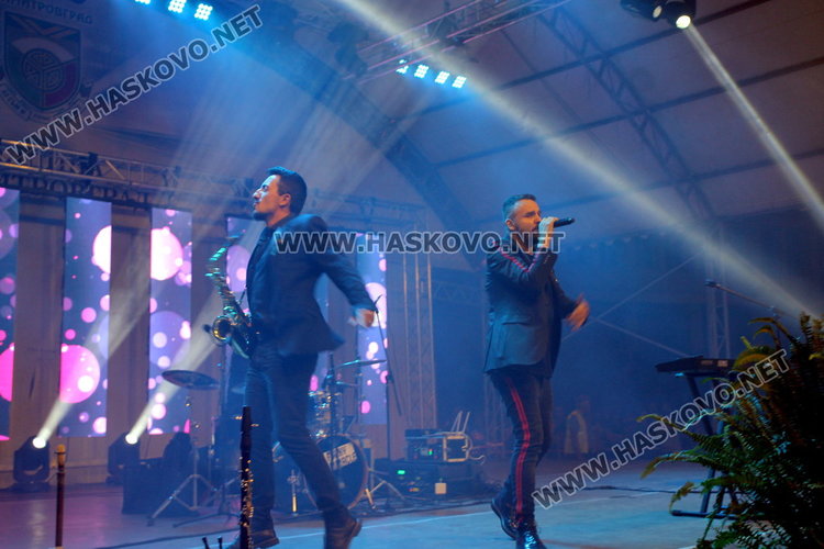 Графа "взриви" Димитровград, стотици пяха и танцуваха с него