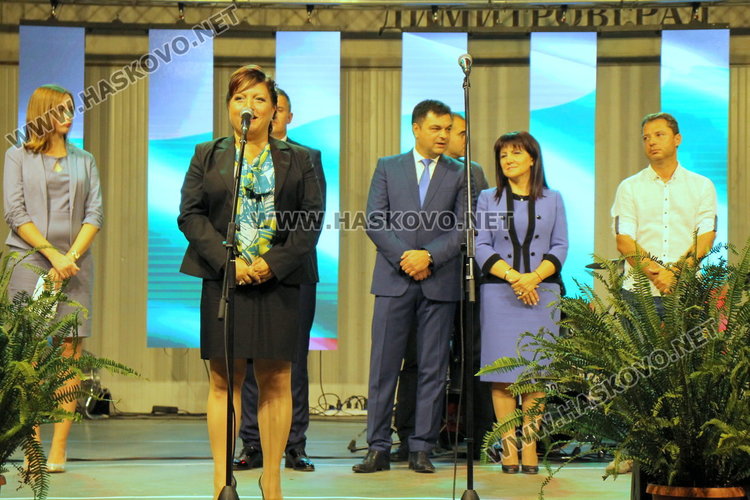 Височайши гости, военен парад и заря за 71 години Димитровград - ВИДЕО