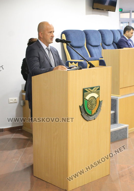 Тържествена сесия на ОбС - чуждестранни делегати, местни парламентаристи и новите почетни граждани на Димитровград