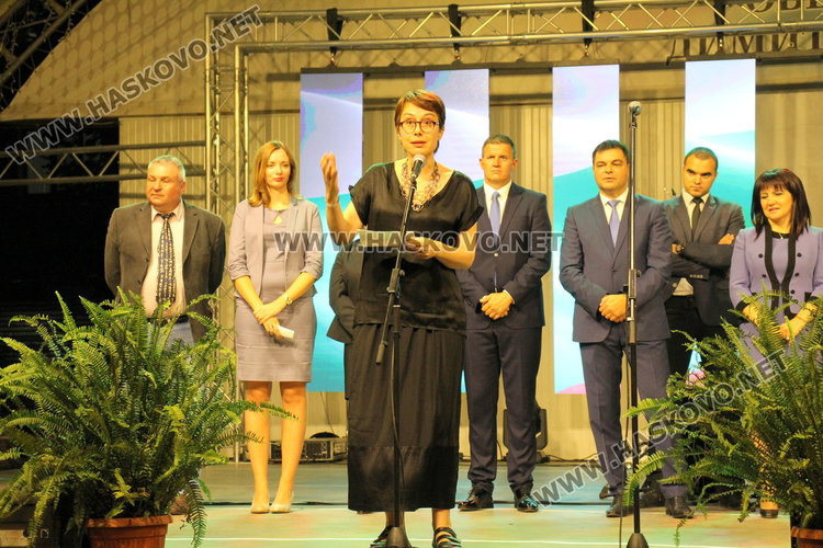 Височайши гости, военен парад и заря за 71 години Димитровград - ВИДЕО