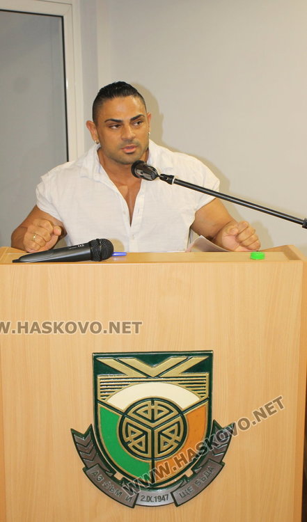 Тържествена сесия на ОбС - чуждестранни делегати, местни парламентаристи и новите почетни граждани на Димитровград