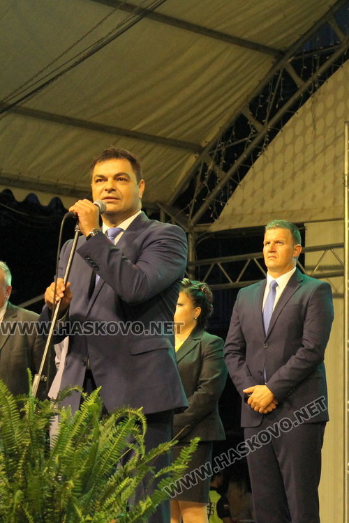 Височайши гости, военен парад и заря за 71 години Димитровград - ВИДЕО