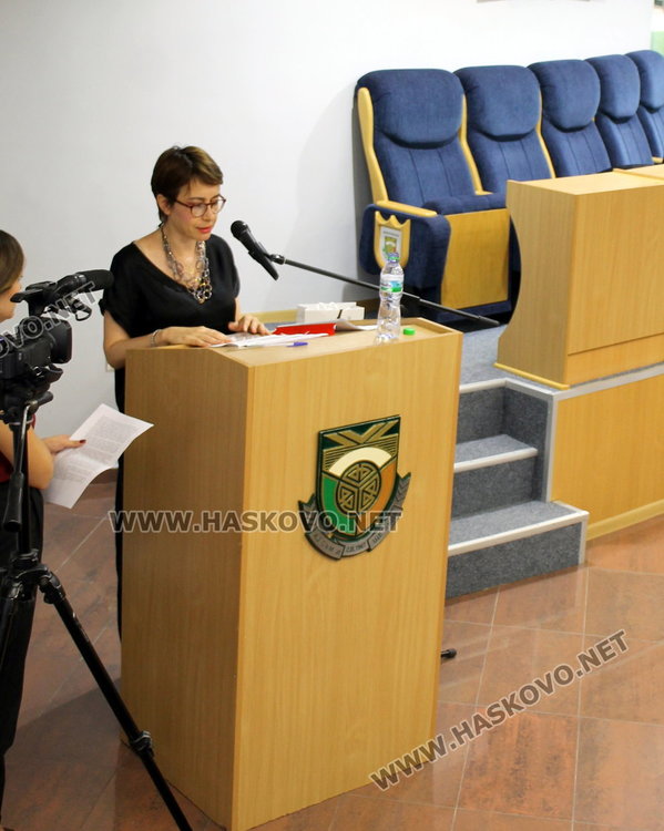 Тържествена сесия на ОбС - чуждестранни делегати, местни парламентаристи и новите почетни граждани на Димитровград