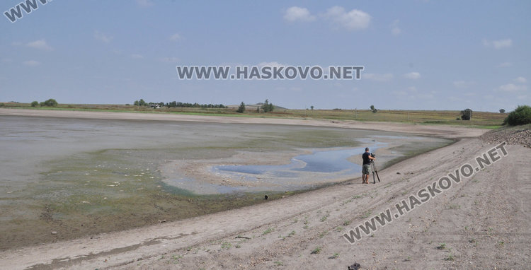 Източиха язовир „Прогрес“ до дъно, спипаха бракониер