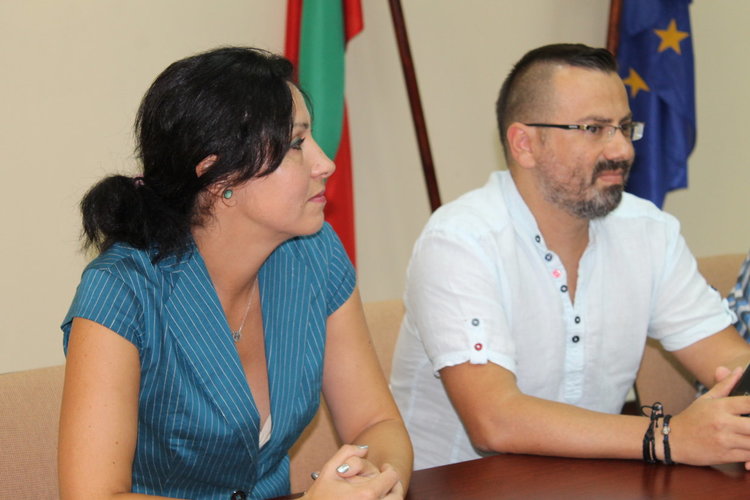 Млади фотографи показват дейността на читалищата в 5 изложби 