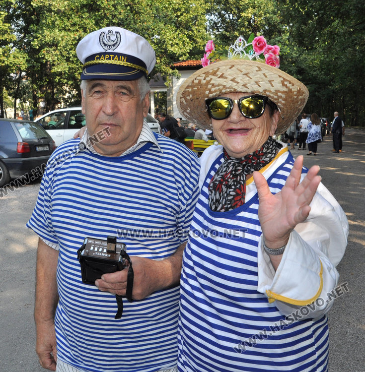Старци от Дома в Кенана извиха хоро за празника на Хасково