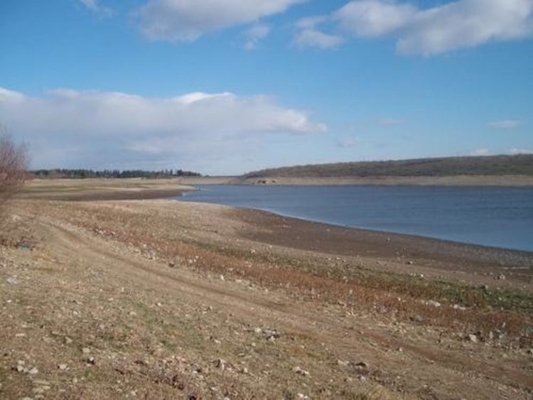 Язовирите в Първомайско остават общински засега