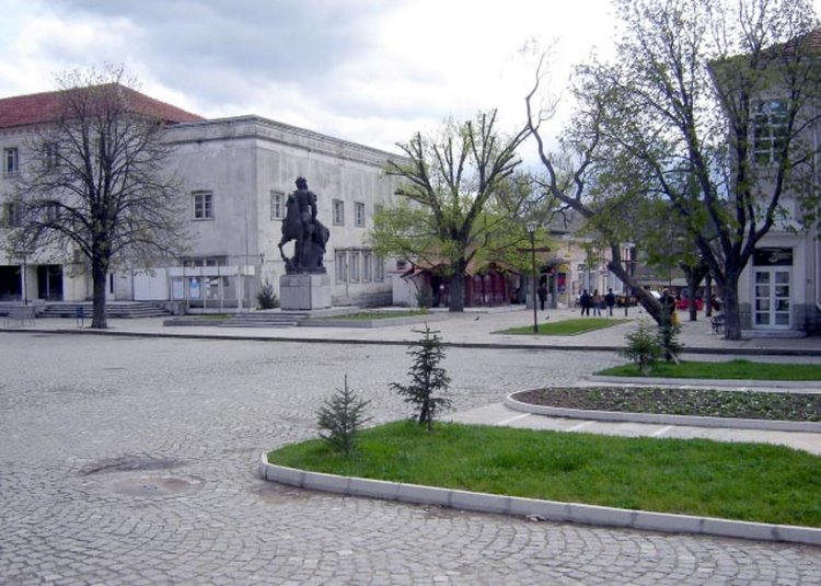 Народно веселие днес  в Крумовград по случай Деня на Съединението