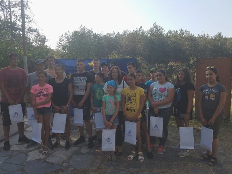 Зам.- кметът Веселина Тихомирова поздрави участниците в гребен поход по р. Арда