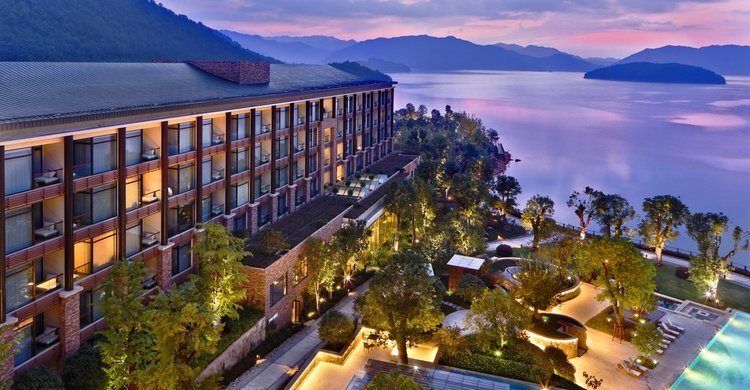 Езерото на хилядите острови