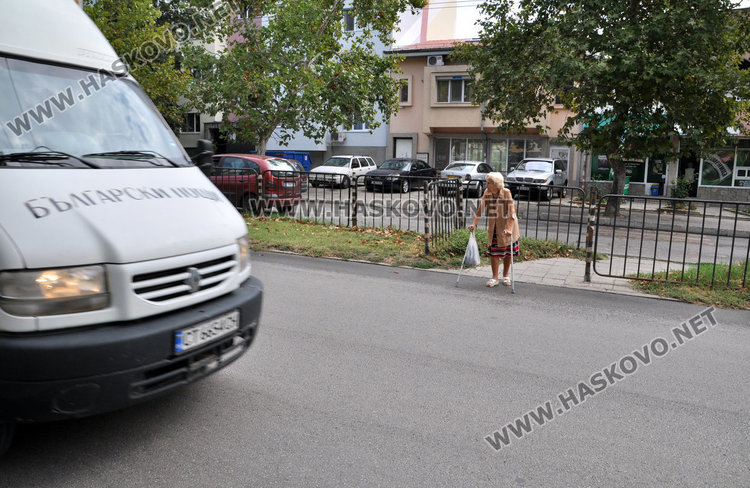 Читател: Минаваме рисково по невидима зебра на натоварен булевард