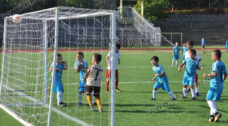 Малките футболисти на „Асти“ спечелиха турнира в памет на Богомил Попов