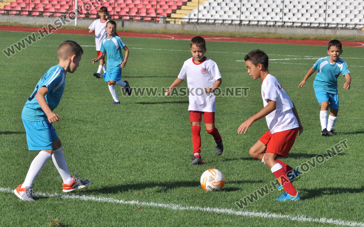 Малките футболисти на „Асти“ спечелиха турнира в памет на Богомил Попов