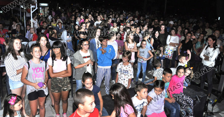 Дискотека на открито събра стотици хасковлии пред Младежкия център