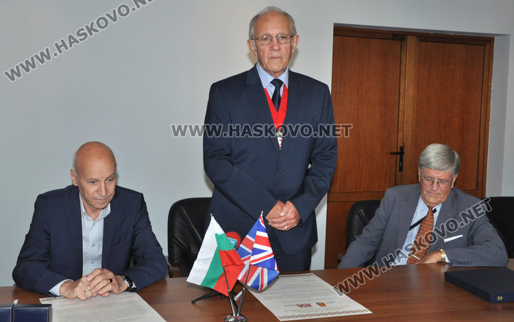 Община Хасково подписа нов договор за побратимяване с Лестър