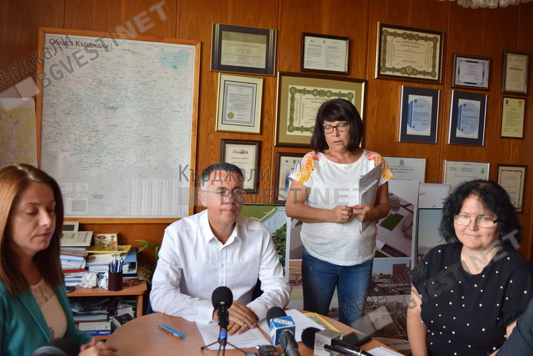 Хасан Азис:Приключваме предсрочно ремонтите на училищата, подраняваме от 2 до 3 месеца