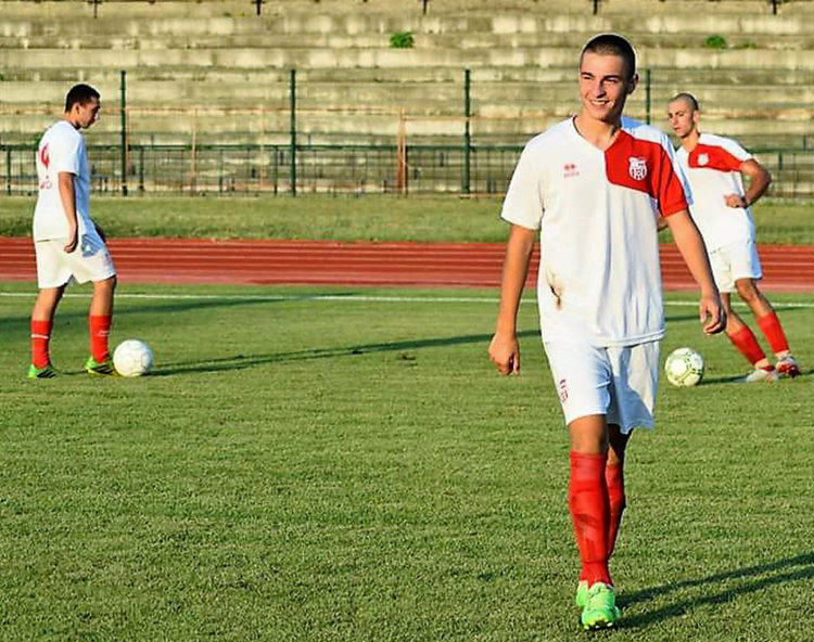 Футболистите на „АФК Хасково“ разгромиха „Раковски“ с 5:0