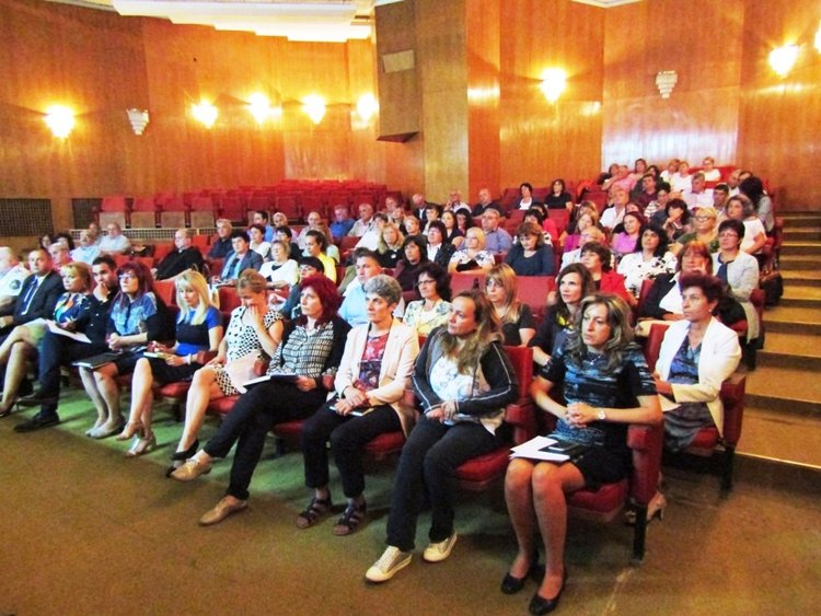 Областният управител обърна внимание върху необходимостта от засилване на интереса и качеството на професионалното образование 