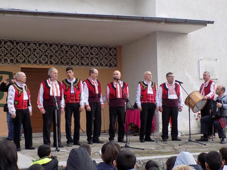 Дебърските групи се завърнаха от Неделино със златни медали