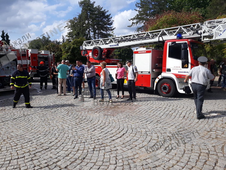 Областният управител зачете пожарникарите