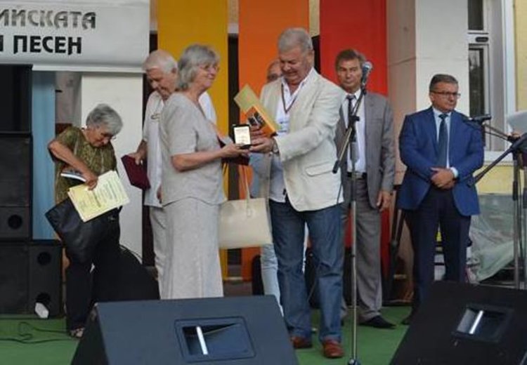 Паметни отличия получиха основателите на Първомайската група