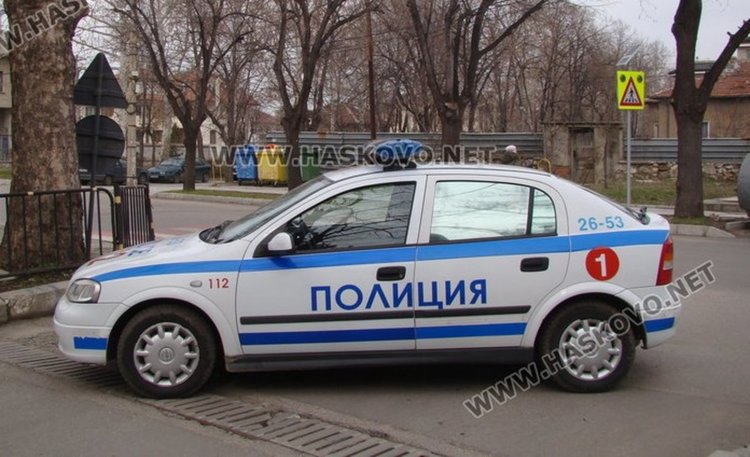 Задържаха телефонен измамник, две жени „олекнаха“ с 24 000 лева