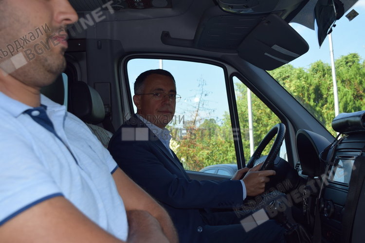 Безопасността на децата е основната причина за изнасяне на занятията от ремонтираните училища