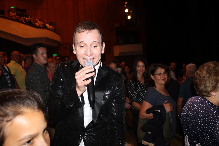 Великолепен Виктор Калев и бляскаво начало на фестивала „Бъдеще с традиции” в Кърджали