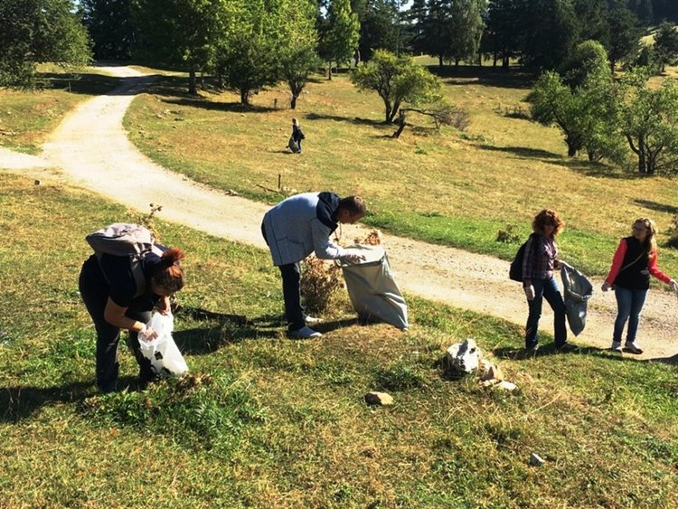 Над 3 500 доброволци, 70 фирми и 49 училища чистиха в Смолян и областта