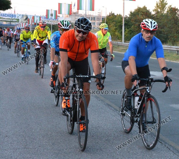 34-ма веломаратонци стартираха от Хасково 218-километров преход