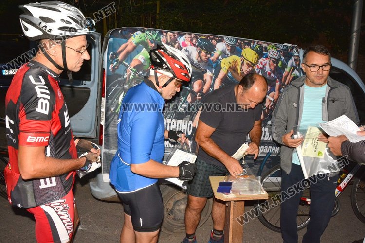 34-ма веломаратонци стартираха от Хасково 218-километров преход