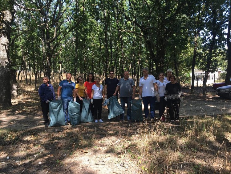 Бахри Юмер поведе джебелчани за инициативата "Да почистим България заедно"