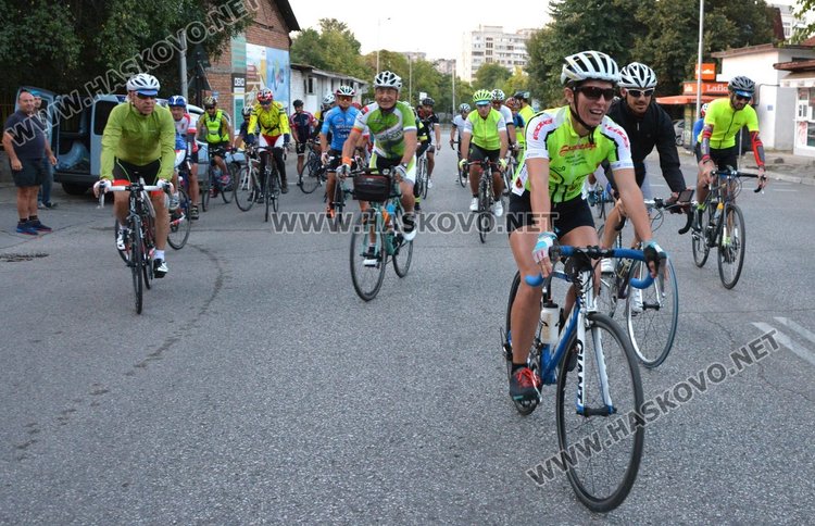 34-ма веломаратонци стартираха от Хасково 218-километров преход