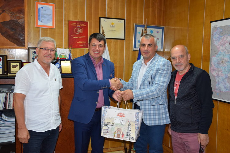 Кметът на Ардино прие делегация от Сдружението на ардинци в Бурса по случай празника на града