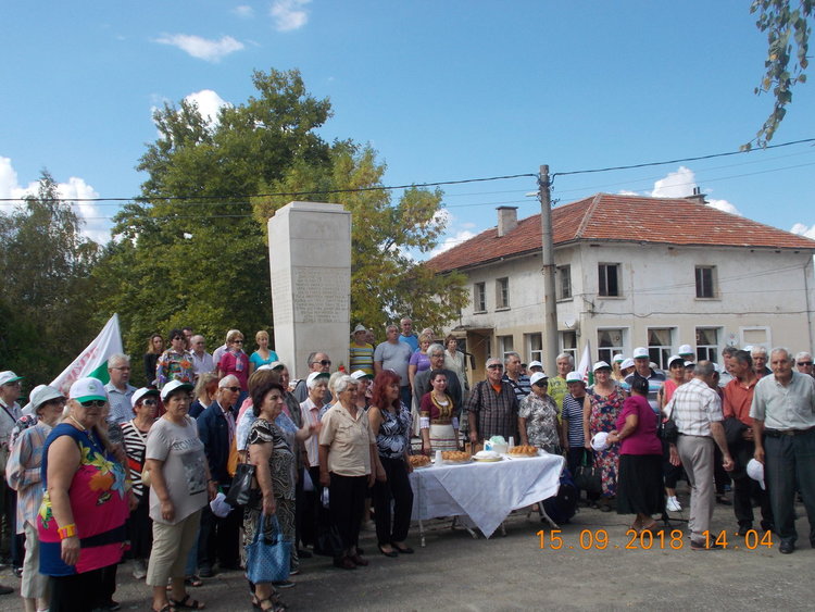 Тракийци почетоха избитите 42 жени и деца в Аврен през 1913 г.