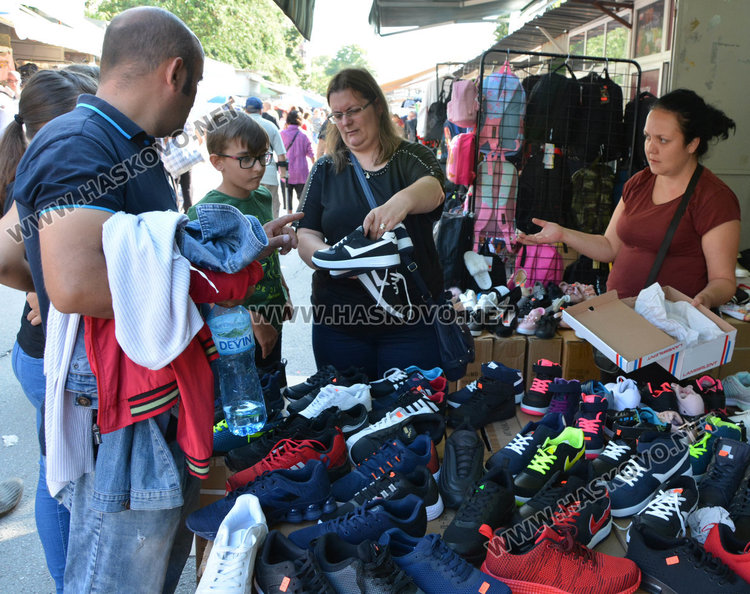 Повечето хасковлии  с бюджет над 200 лв. за  първия учебен ден 