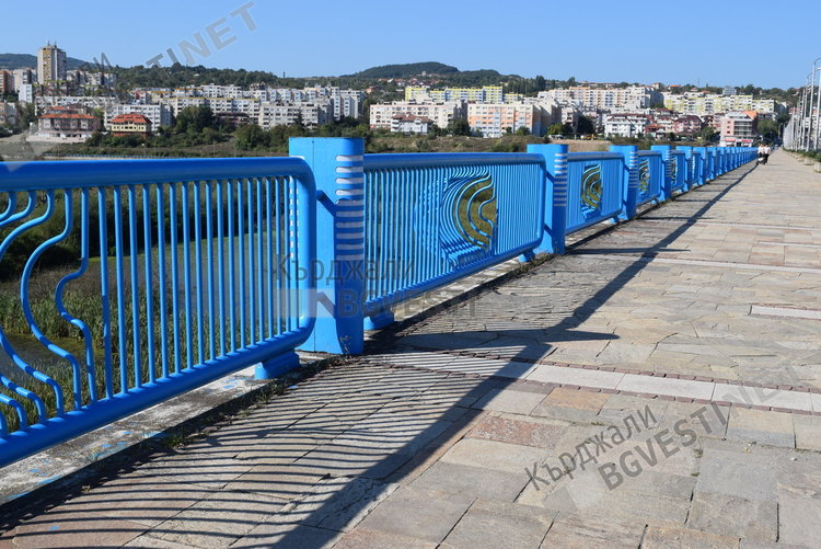        Общината регулира осветлението по Новия мост,възстановява го по Пасарелката