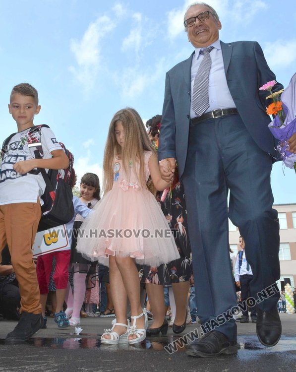 Първият звънец удари в СУ "Любен Каравелов"