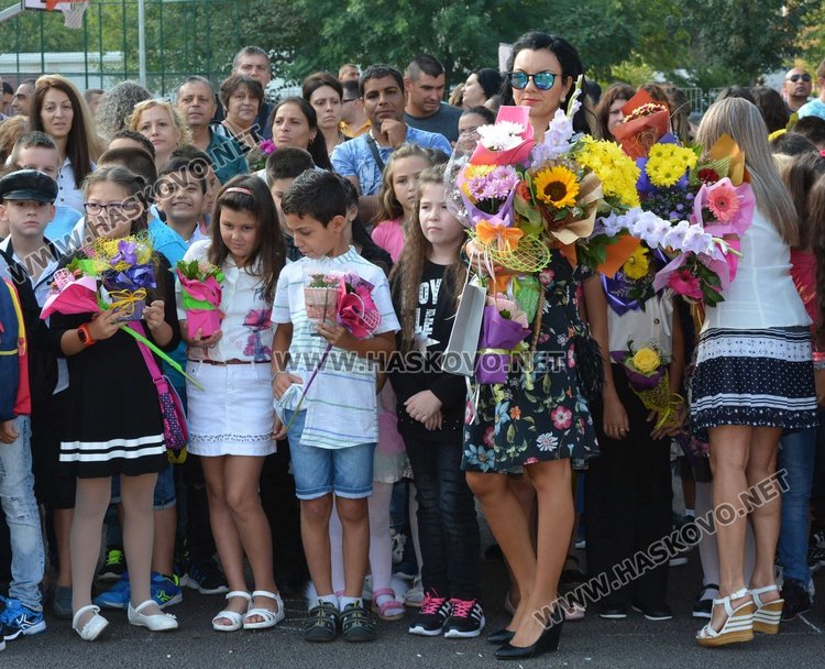 Първият звънец удари в СУ "Любен Каравелов"